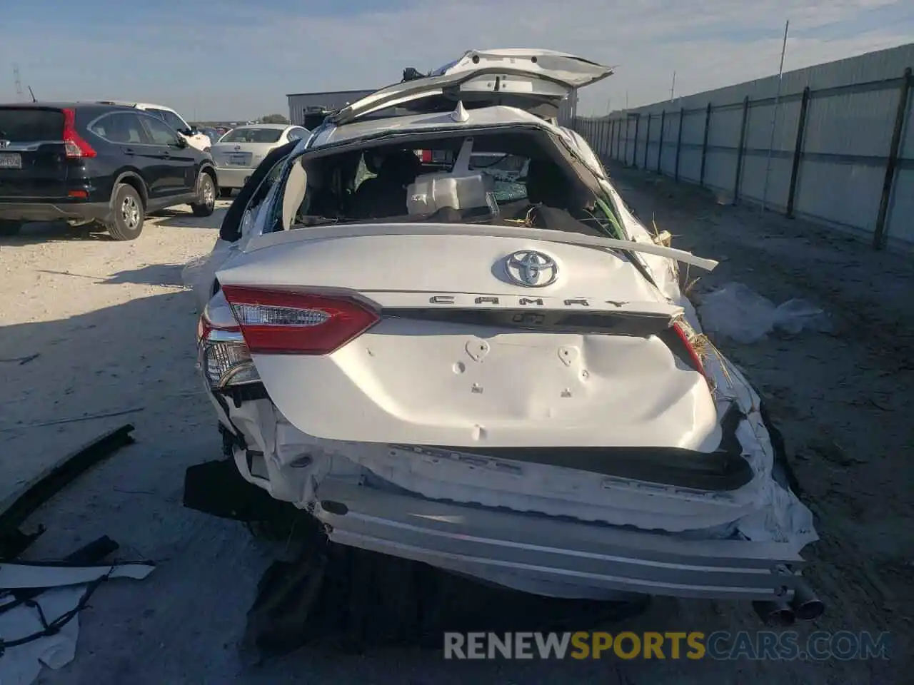 6 Photograph of a damaged car 4T1B11HK0KU250752 TOYOTA CAMRY 2019