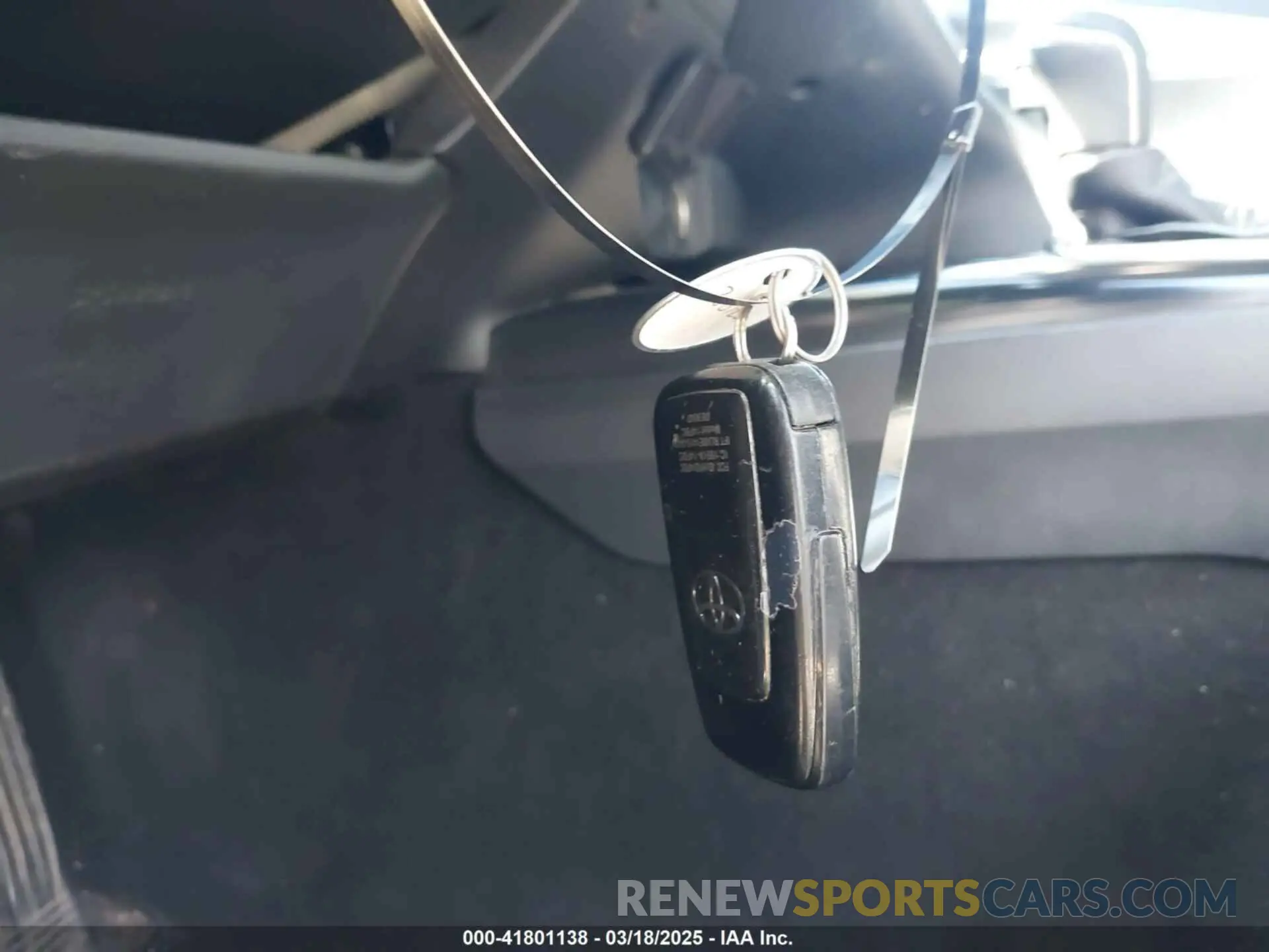 10 Photograph of a damaged car 4T1B11HK0KU250802 TOYOTA CAMRY 2019