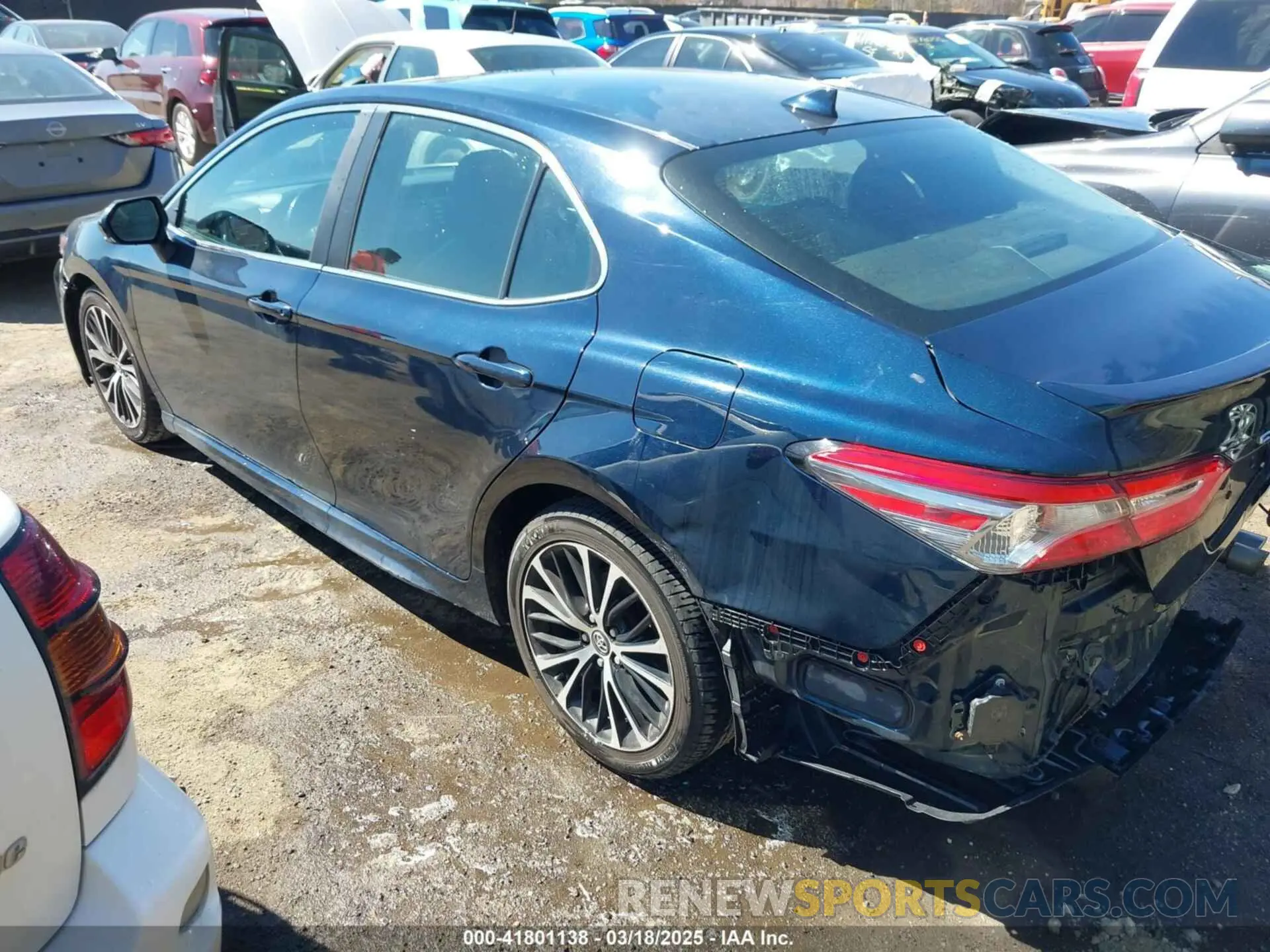 3 Photograph of a damaged car 4T1B11HK0KU250802 TOYOTA CAMRY 2019