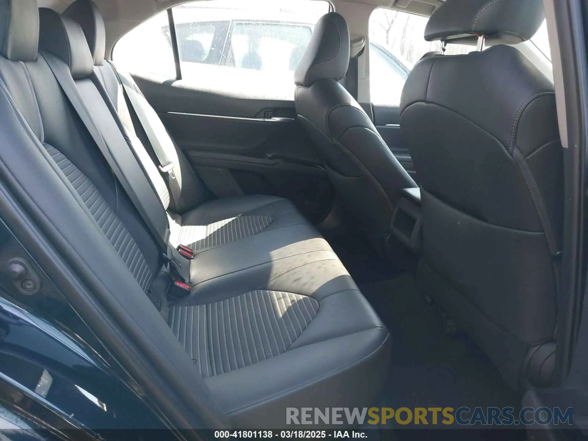7 Photograph of a damaged car 4T1B11HK0KU250802 TOYOTA CAMRY 2019