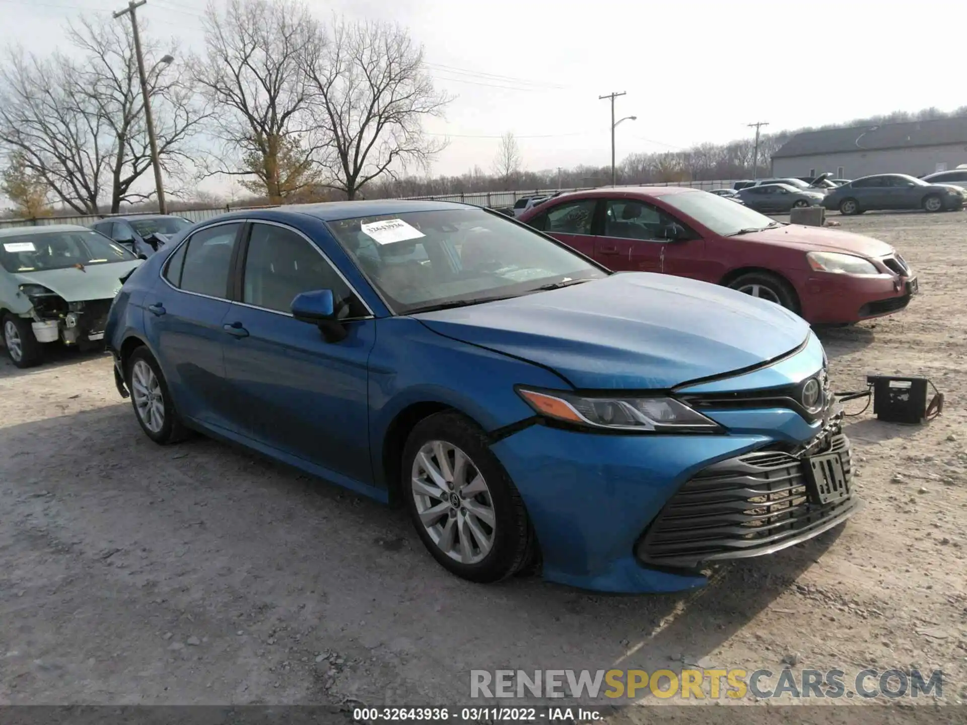 1 Photograph of a damaged car 4T1B11HK0KU255871 TOYOTA CAMRY 2019