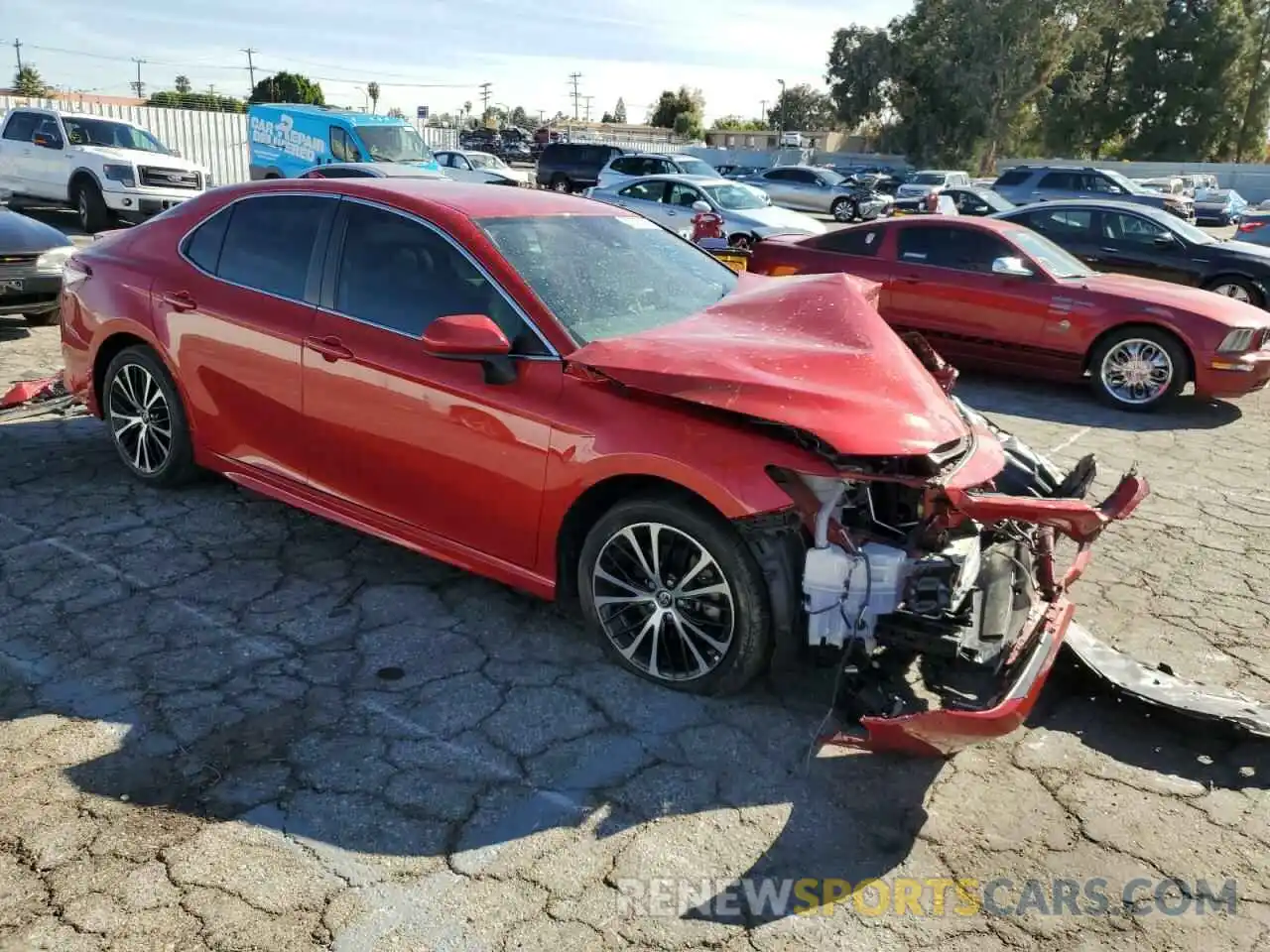 4 Photograph of a damaged car 4T1B11HK0KU258611 TOYOTA CAMRY 2019