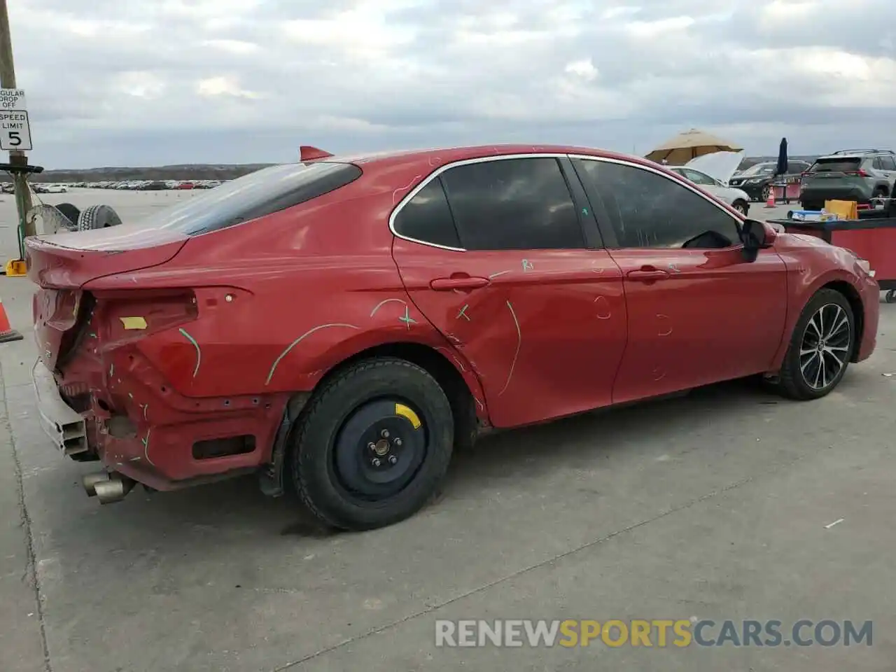 3 Photograph of a damaged car 4T1B11HK0KU260648 TOYOTA CAMRY 2019