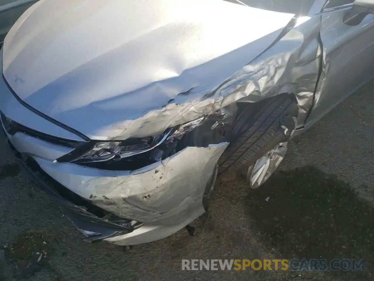 9 Photograph of a damaged car 4T1B11HK0KU261542 TOYOTA CAMRY 2019