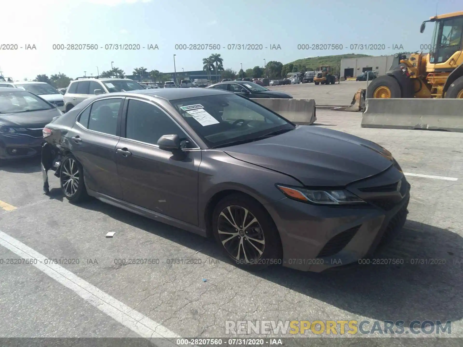 1 Photograph of a damaged car 4T1B11HK0KU262237 TOYOTA CAMRY 2019