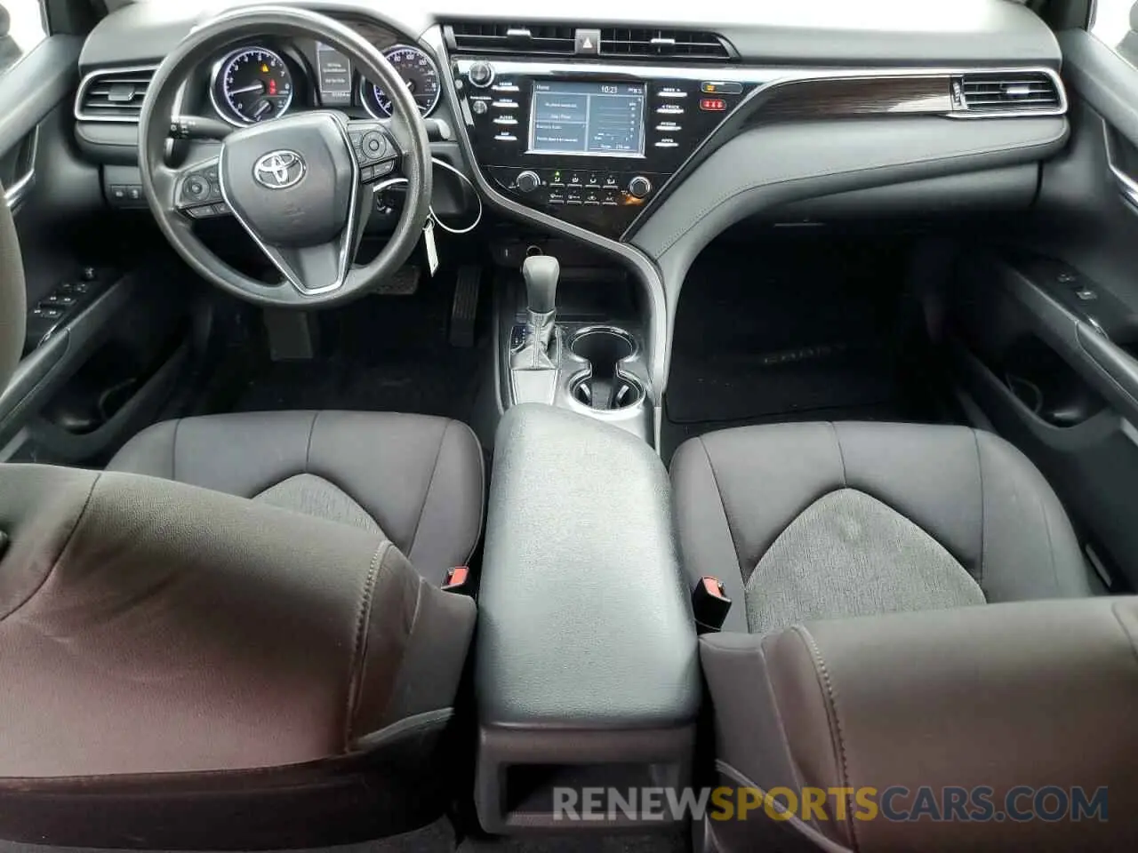 8 Photograph of a damaged car 4T1B11HK0KU263680 TOYOTA CAMRY 2019