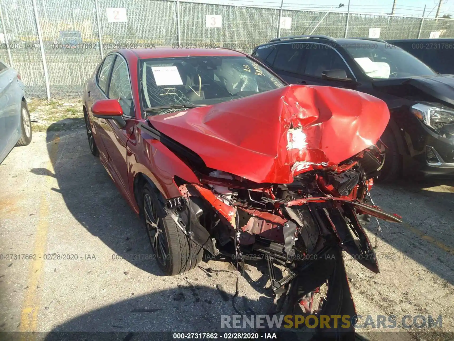 1 Photograph of a damaged car 4T1B11HK0KU265171 TOYOTA CAMRY 2019