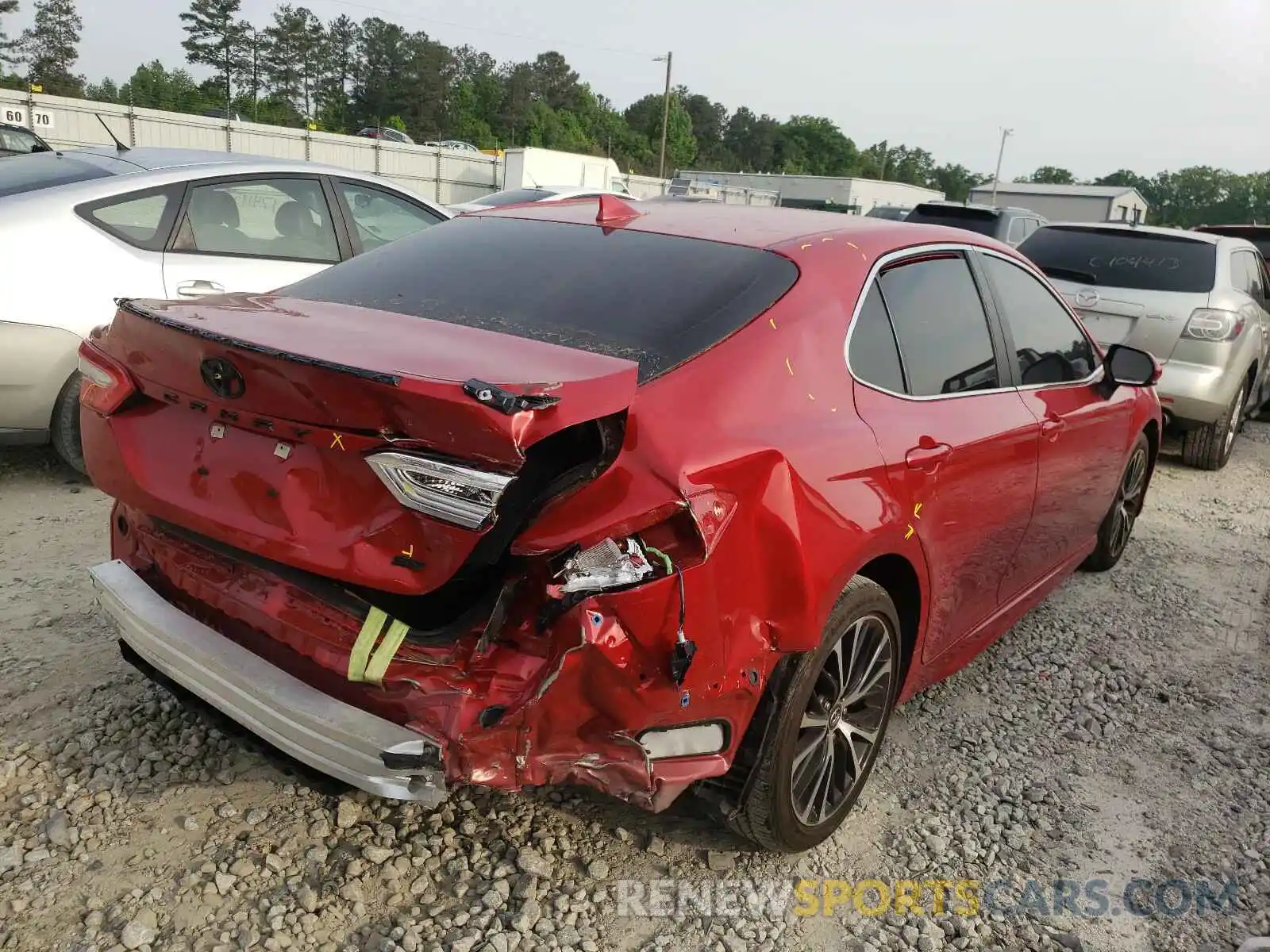 4 Photograph of a damaged car 4T1B11HK0KU265753 TOYOTA CAMRY 2019