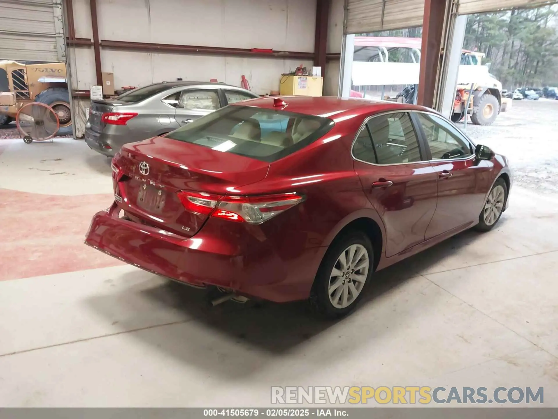 4 Photograph of a damaged car 4T1B11HK0KU268071 TOYOTA CAMRY 2019