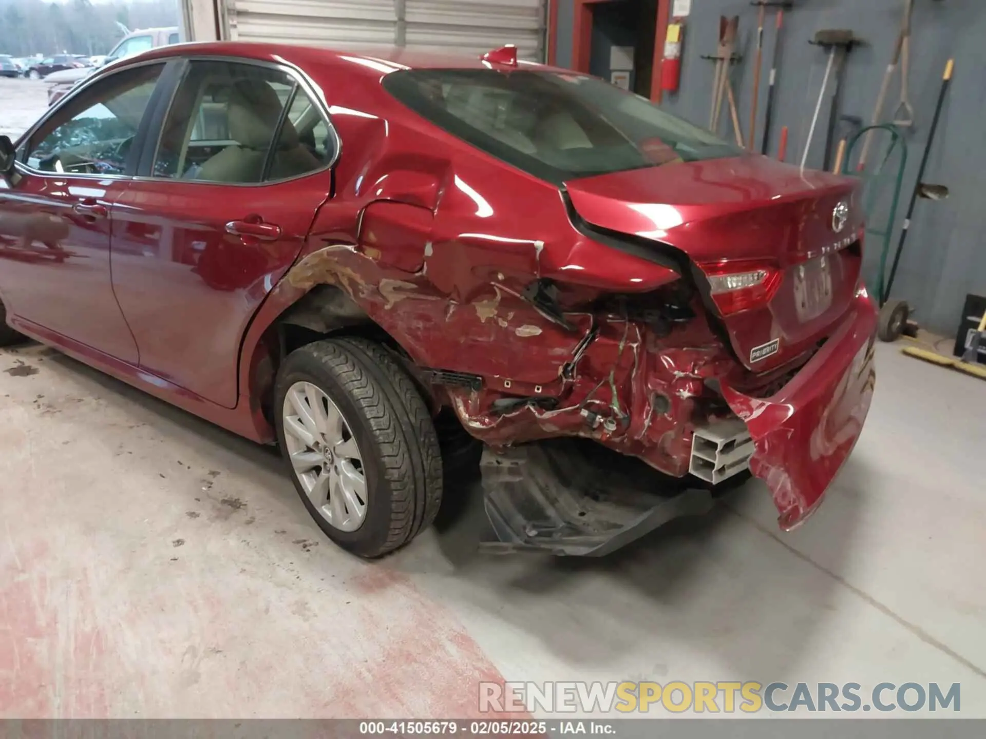 6 Photograph of a damaged car 4T1B11HK0KU268071 TOYOTA CAMRY 2019