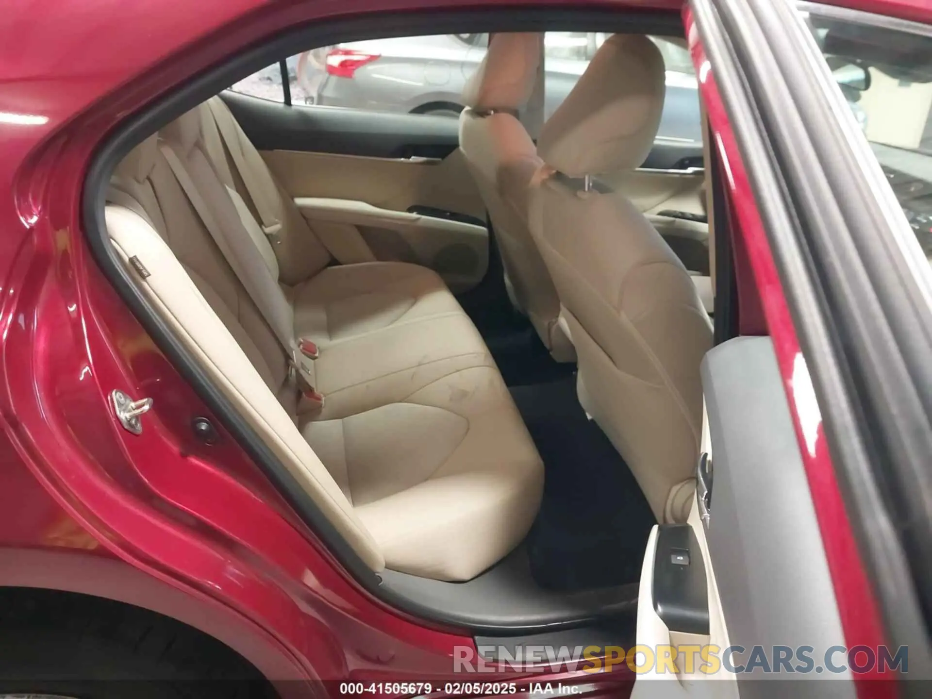 8 Photograph of a damaged car 4T1B11HK0KU268071 TOYOTA CAMRY 2019