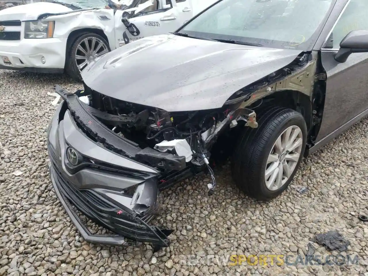 9 Photograph of a damaged car 4T1B11HK0KU268927 TOYOTA CAMRY 2019