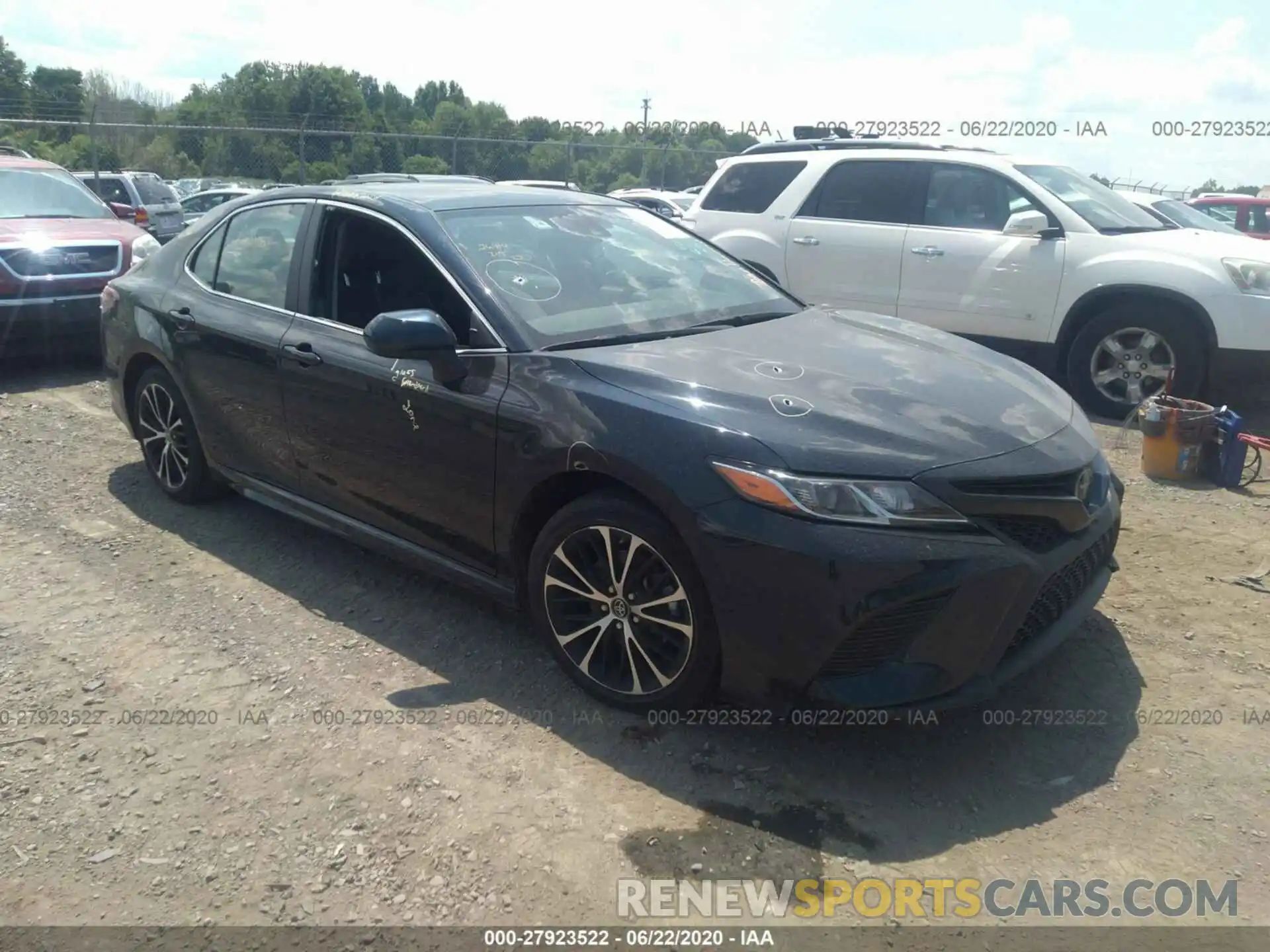 1 Photograph of a damaged car 4T1B11HK0KU271021 TOYOTA CAMRY 2019