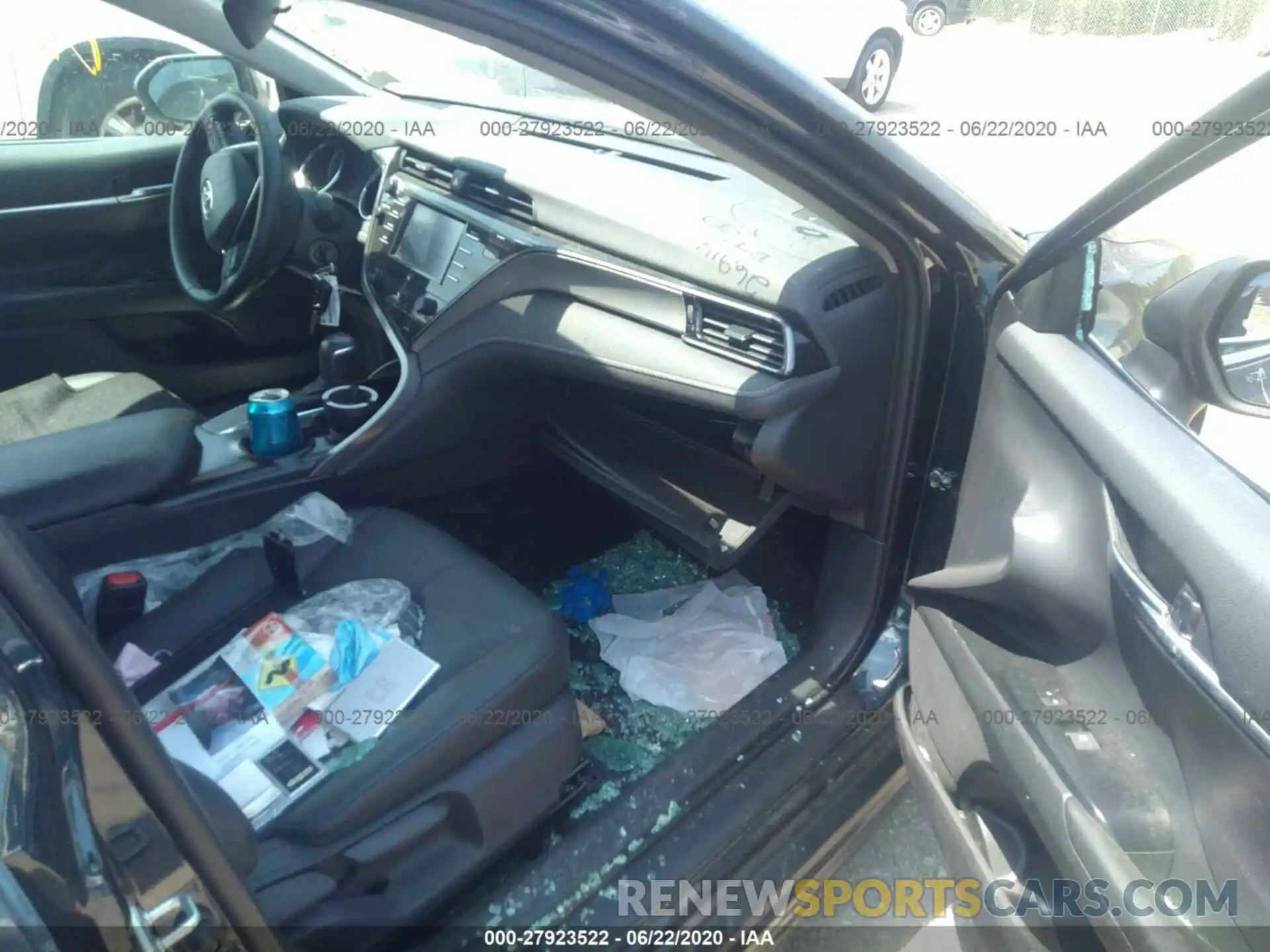 5 Photograph of a damaged car 4T1B11HK0KU271021 TOYOTA CAMRY 2019