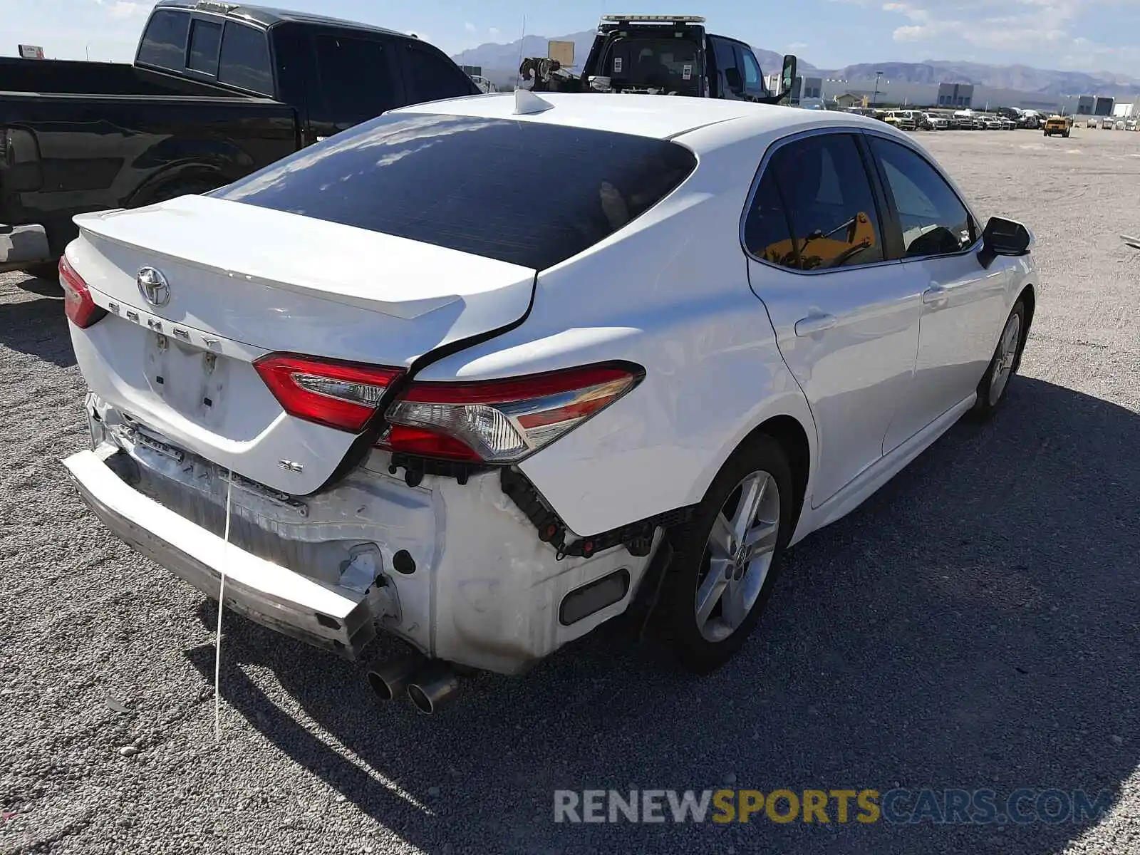 4 Photograph of a damaged car 4T1B11HK0KU271410 TOYOTA CAMRY 2019