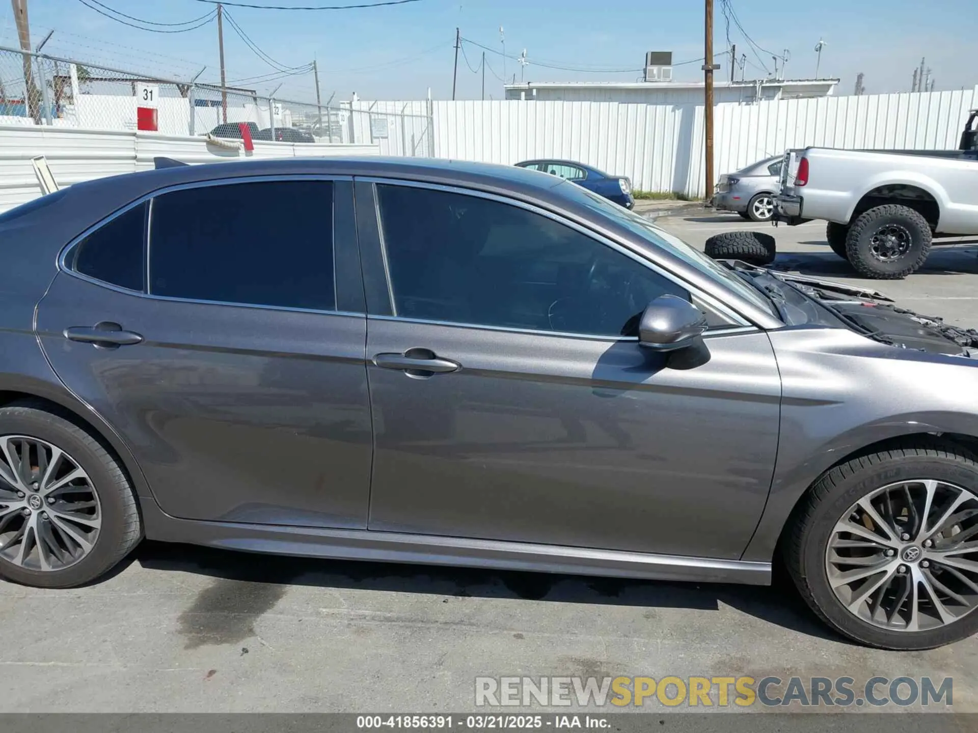 14 Photograph of a damaged car 4T1B11HK0KU271438 TOYOTA CAMRY 2019