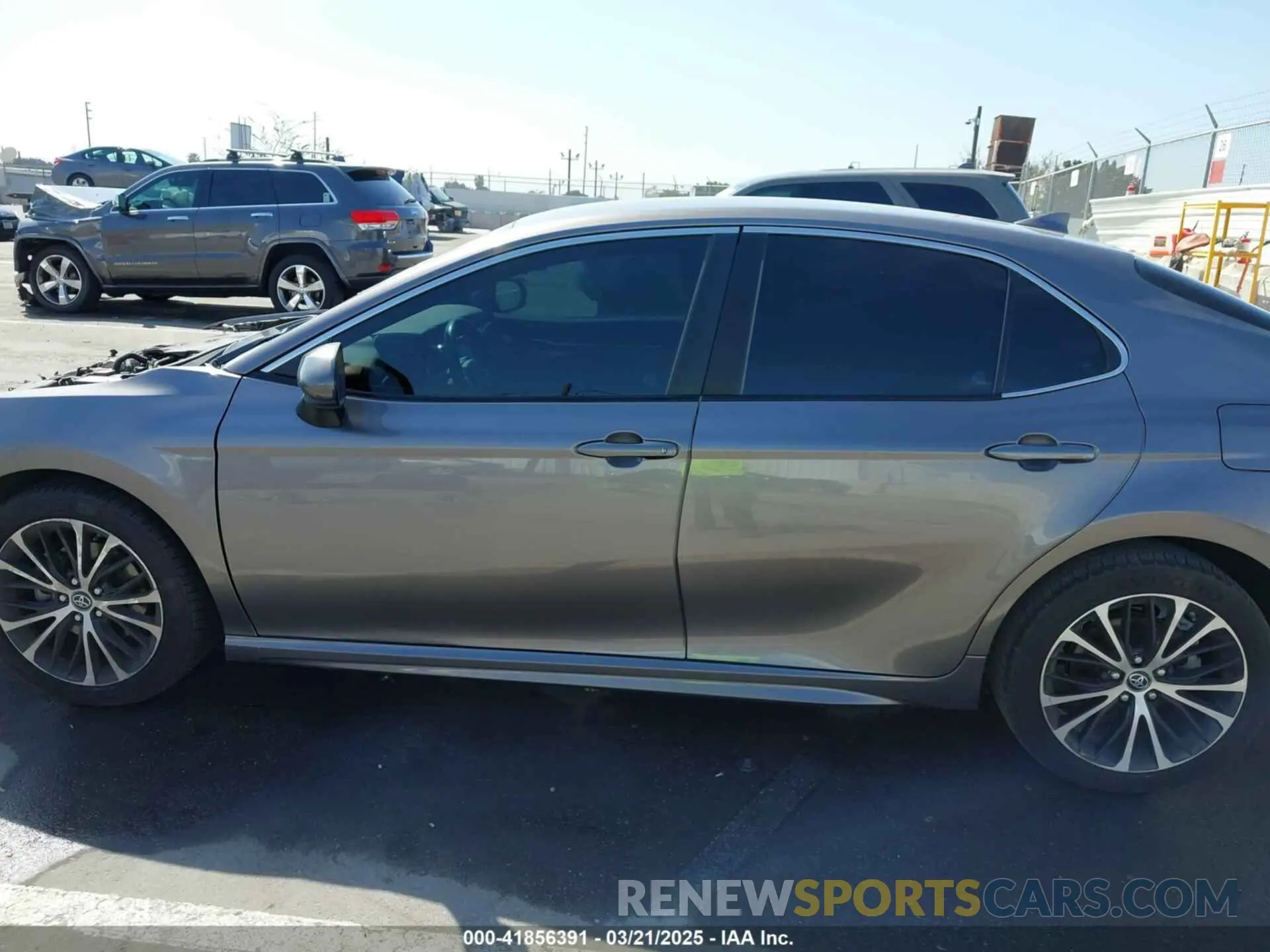 15 Photograph of a damaged car 4T1B11HK0KU271438 TOYOTA CAMRY 2019