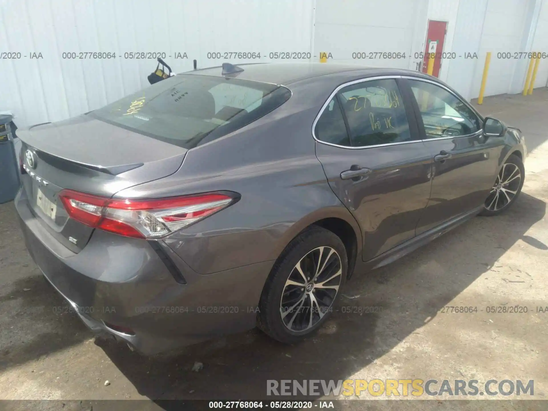 4 Photograph of a damaged car 4T1B11HK0KU272508 TOYOTA CAMRY 2019