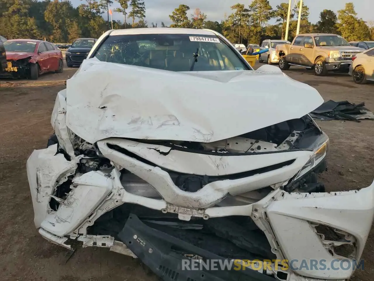 5 Photograph of a damaged car 4T1B11HK0KU272749 TOYOTA CAMRY 2019