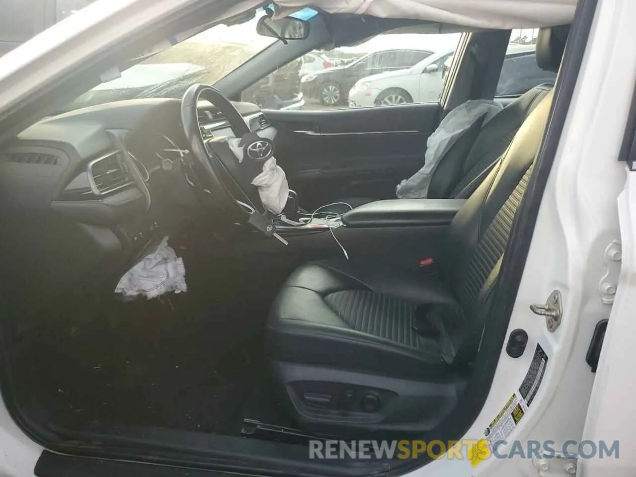 7 Photograph of a damaged car 4T1B11HK0KU272749 TOYOTA CAMRY 2019