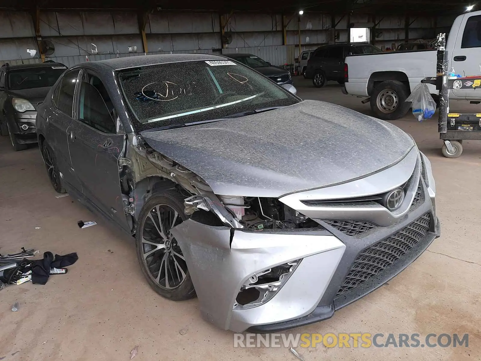 1 Photograph of a damaged car 4T1B11HK0KU274243 TOYOTA CAMRY 2019