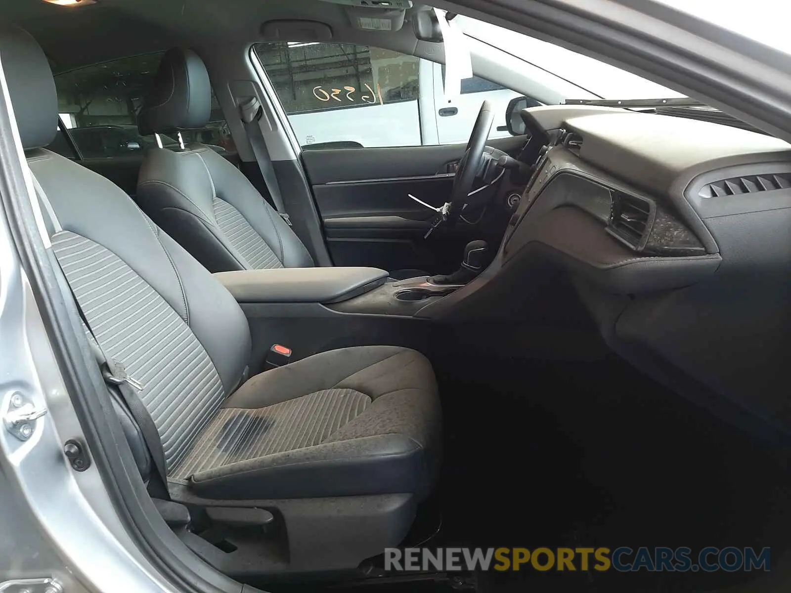 5 Photograph of a damaged car 4T1B11HK0KU274243 TOYOTA CAMRY 2019
