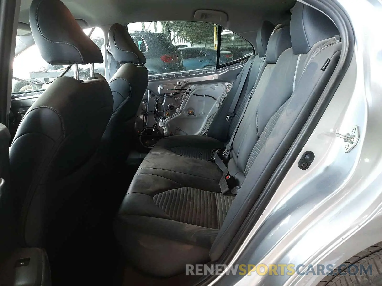 6 Photograph of a damaged car 4T1B11HK0KU274243 TOYOTA CAMRY 2019