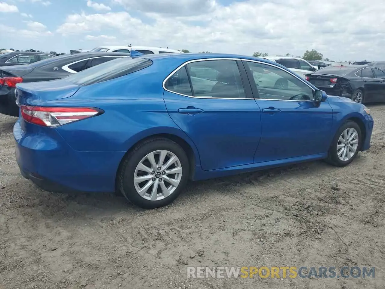 3 Photograph of a damaged car 4T1B11HK0KU274307 TOYOTA CAMRY 2019