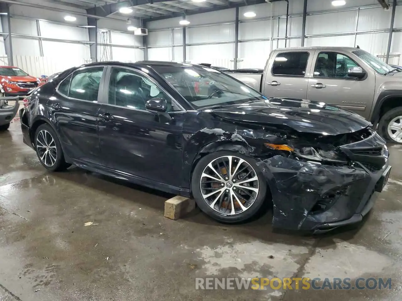 4 Photograph of a damaged car 4T1B11HK0KU275392 TOYOTA CAMRY 2019