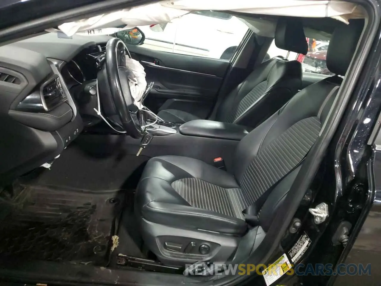 7 Photograph of a damaged car 4T1B11HK0KU275392 TOYOTA CAMRY 2019