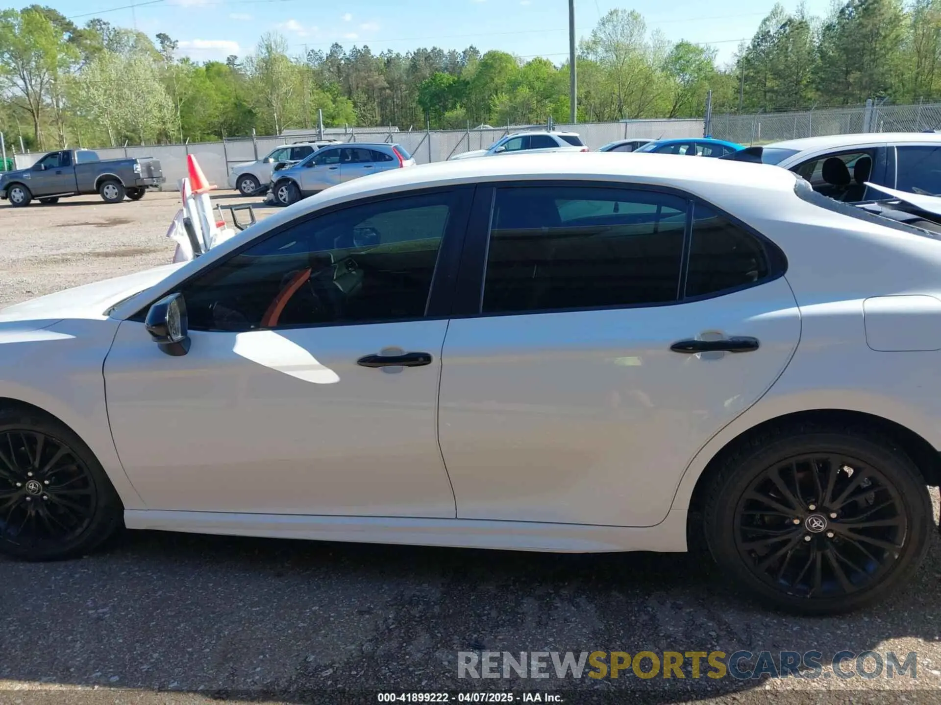 15 Photograph of a damaged car 4T1B11HK0KU276378 TOYOTA CAMRY 2019