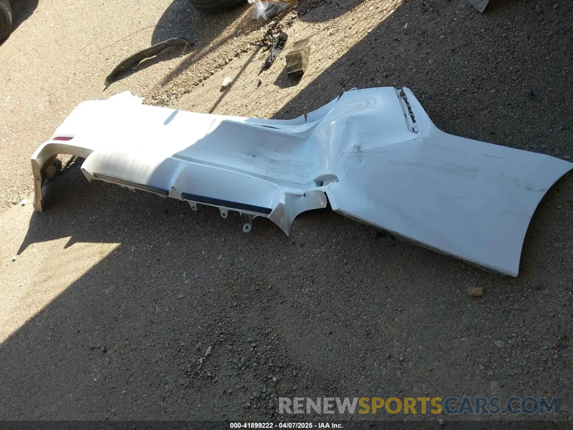 19 Photograph of a damaged car 4T1B11HK0KU276378 TOYOTA CAMRY 2019