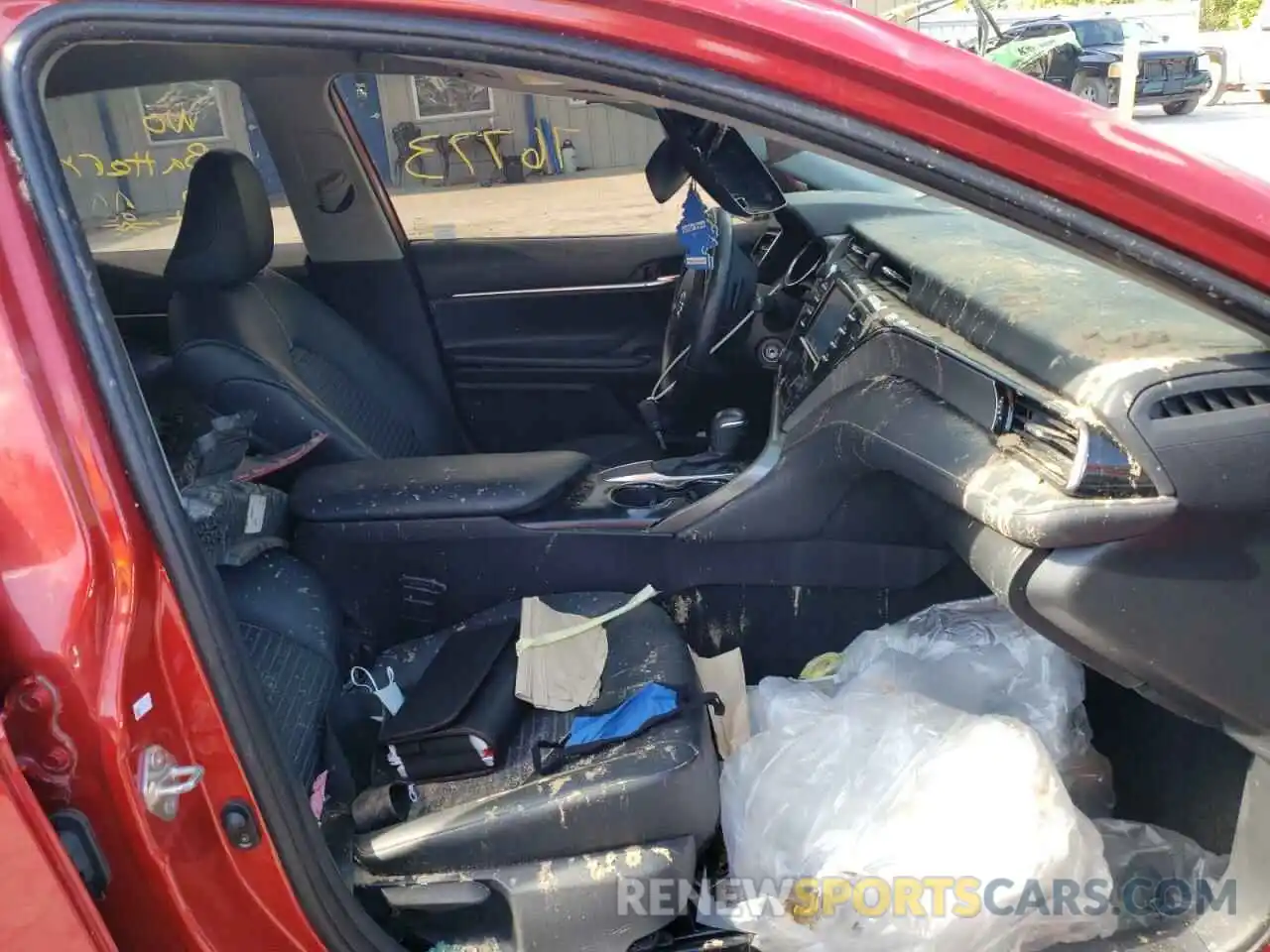 5 Photograph of a damaged car 4T1B11HK0KU282097 TOYOTA CAMRY 2019