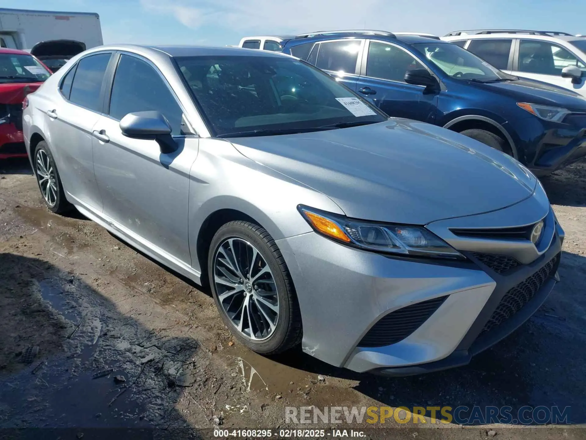 1 Photograph of a damaged car 4T1B11HK0KU283170 TOYOTA CAMRY 2019