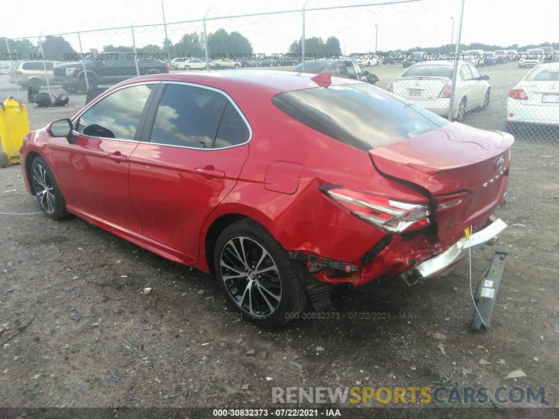 3 Photograph of a damaged car 4T1B11HK0KU285811 TOYOTA CAMRY 2019