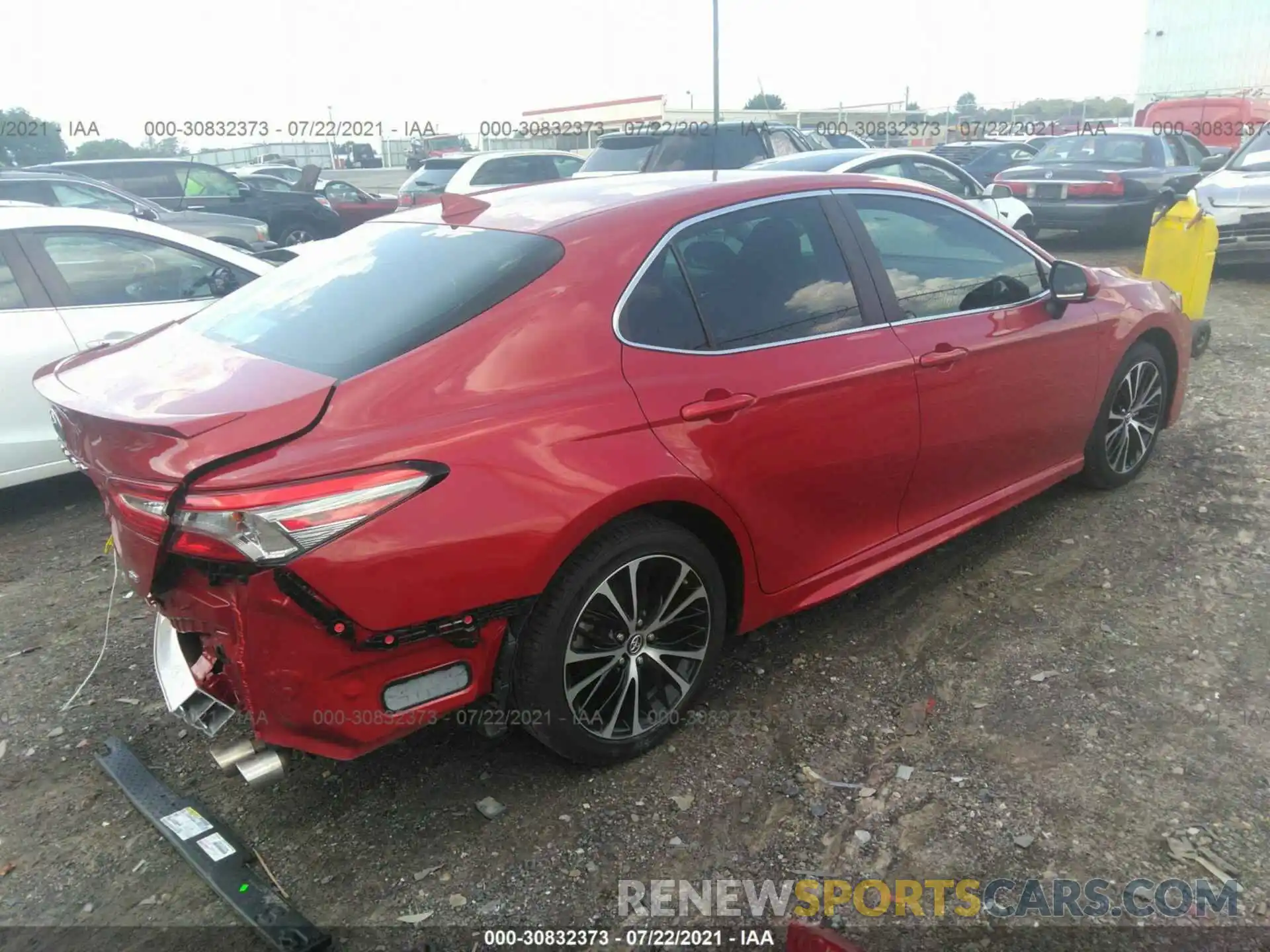 4 Photograph of a damaged car 4T1B11HK0KU285811 TOYOTA CAMRY 2019