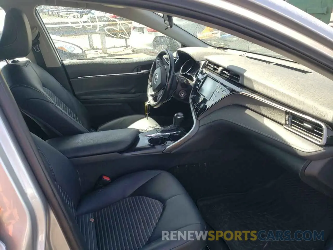 5 Photograph of a damaged car 4T1B11HK0KU286294 TOYOTA CAMRY 2019