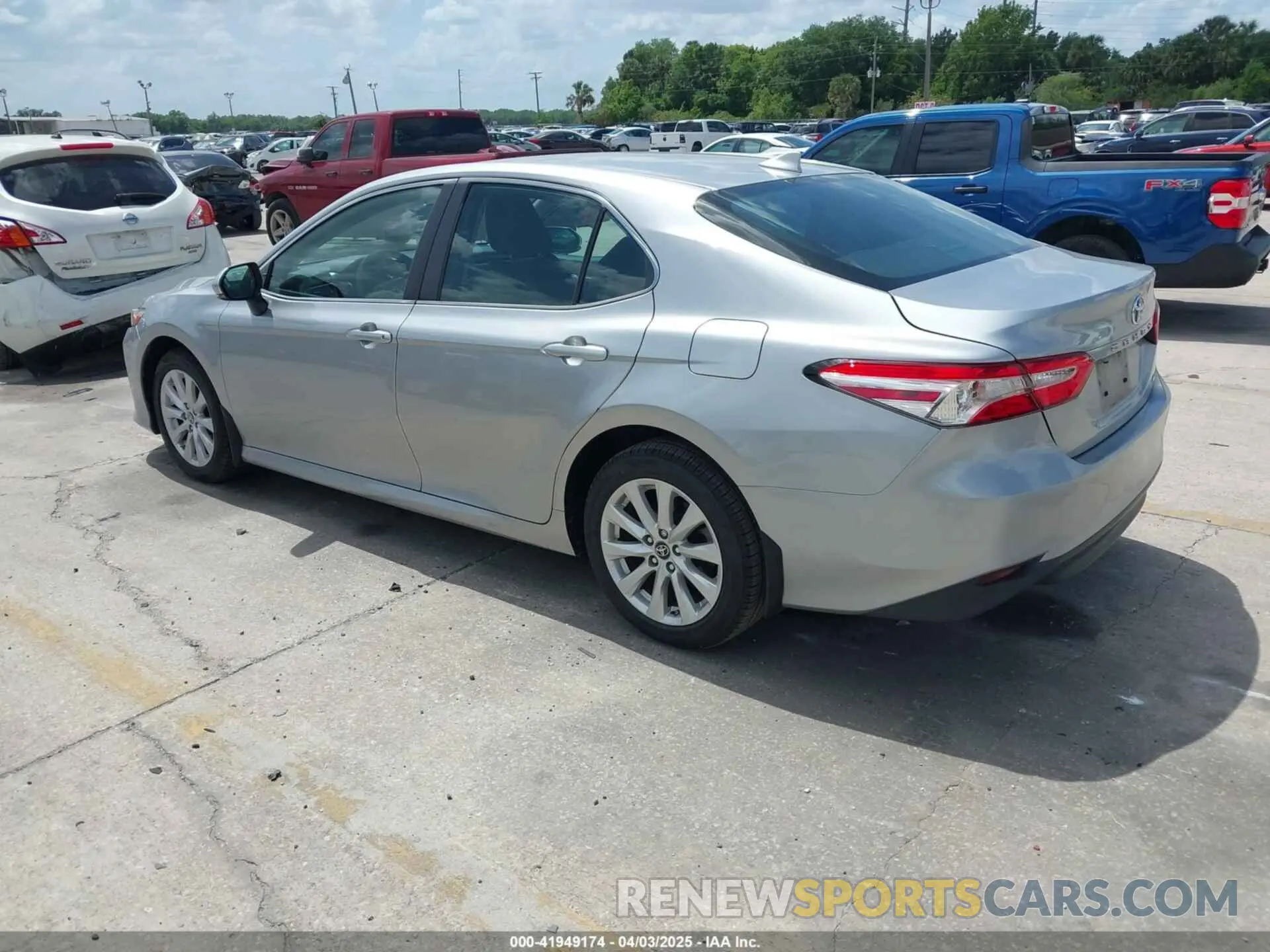 3 Photograph of a damaged car 4T1B11HK0KU288031 TOYOTA CAMRY 2019