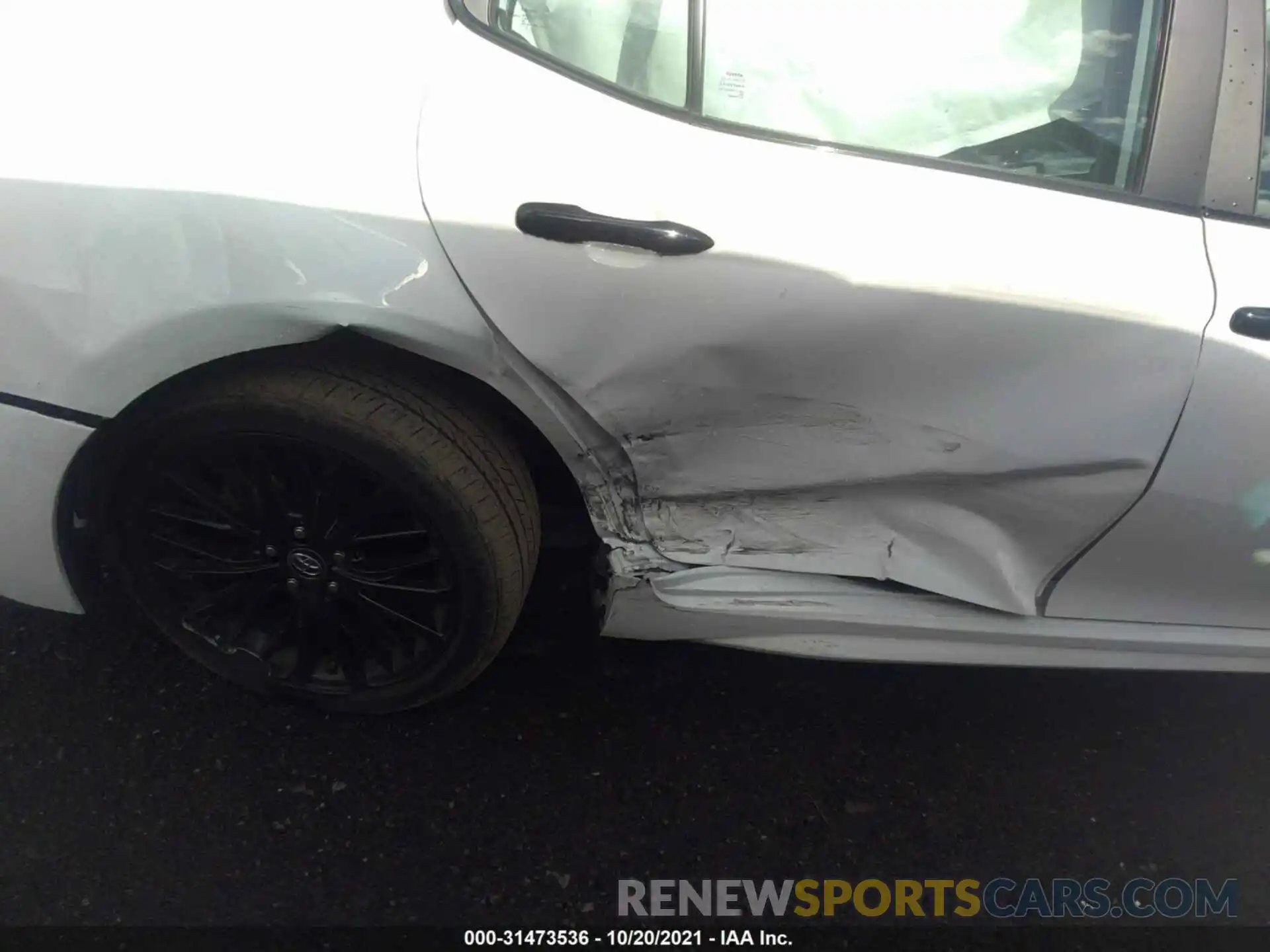 6 Photograph of a damaged car 4T1B11HK0KU295013 TOYOTA CAMRY 2019