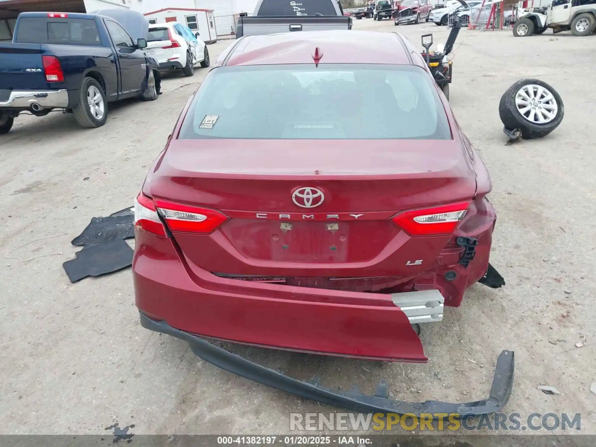 15 Photograph of a damaged car 4T1B11HK0KU680247 TOYOTA CAMRY 2019