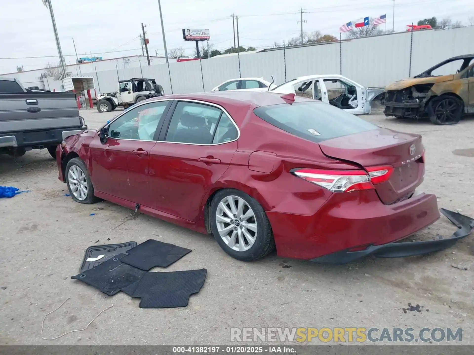 3 Photograph of a damaged car 4T1B11HK0KU680247 TOYOTA CAMRY 2019