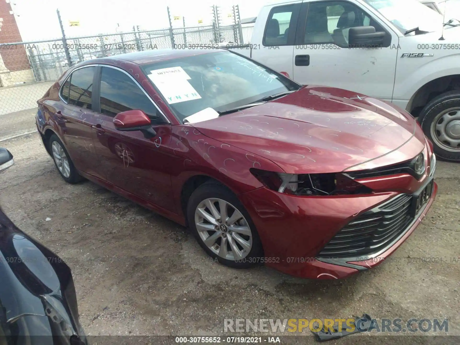 1 Photograph of a damaged car 4T1B11HK0KU680684 TOYOTA CAMRY 2019