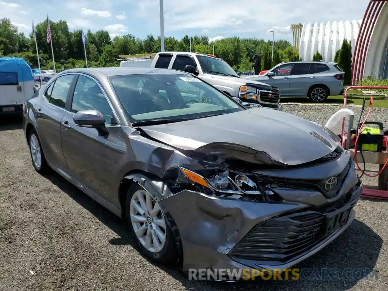 1 Photograph of a damaged car 4T1B11HK0KU680801 TOYOTA CAMRY 2019