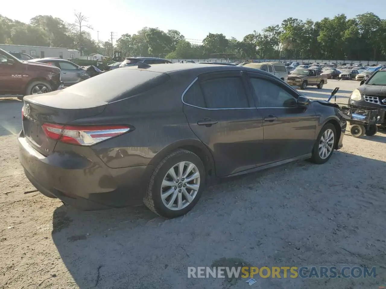 3 Photograph of a damaged car 4T1B11HK0KU681656 TOYOTA CAMRY 2019