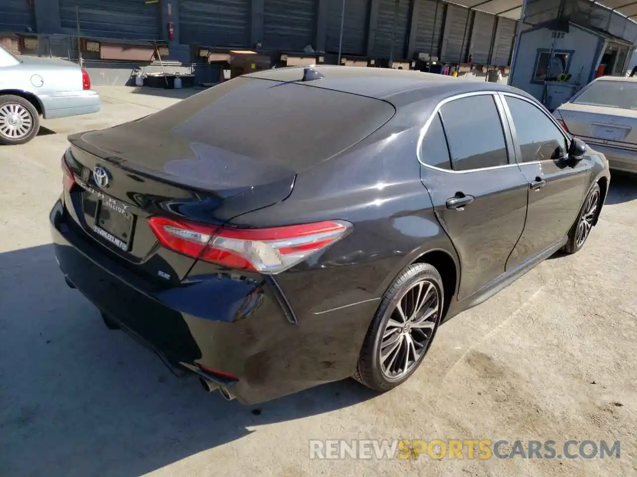 4 Photograph of a damaged car 4T1B11HK0KU687179 TOYOTA CAMRY 2019