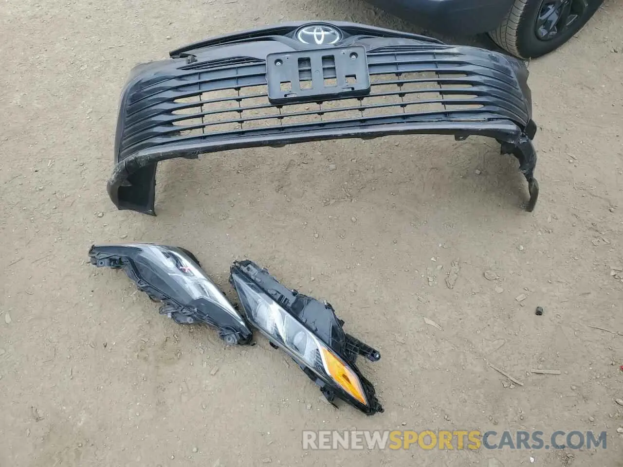12 Photograph of a damaged car 4T1B11HK0KU687263 TOYOTA CAMRY 2019