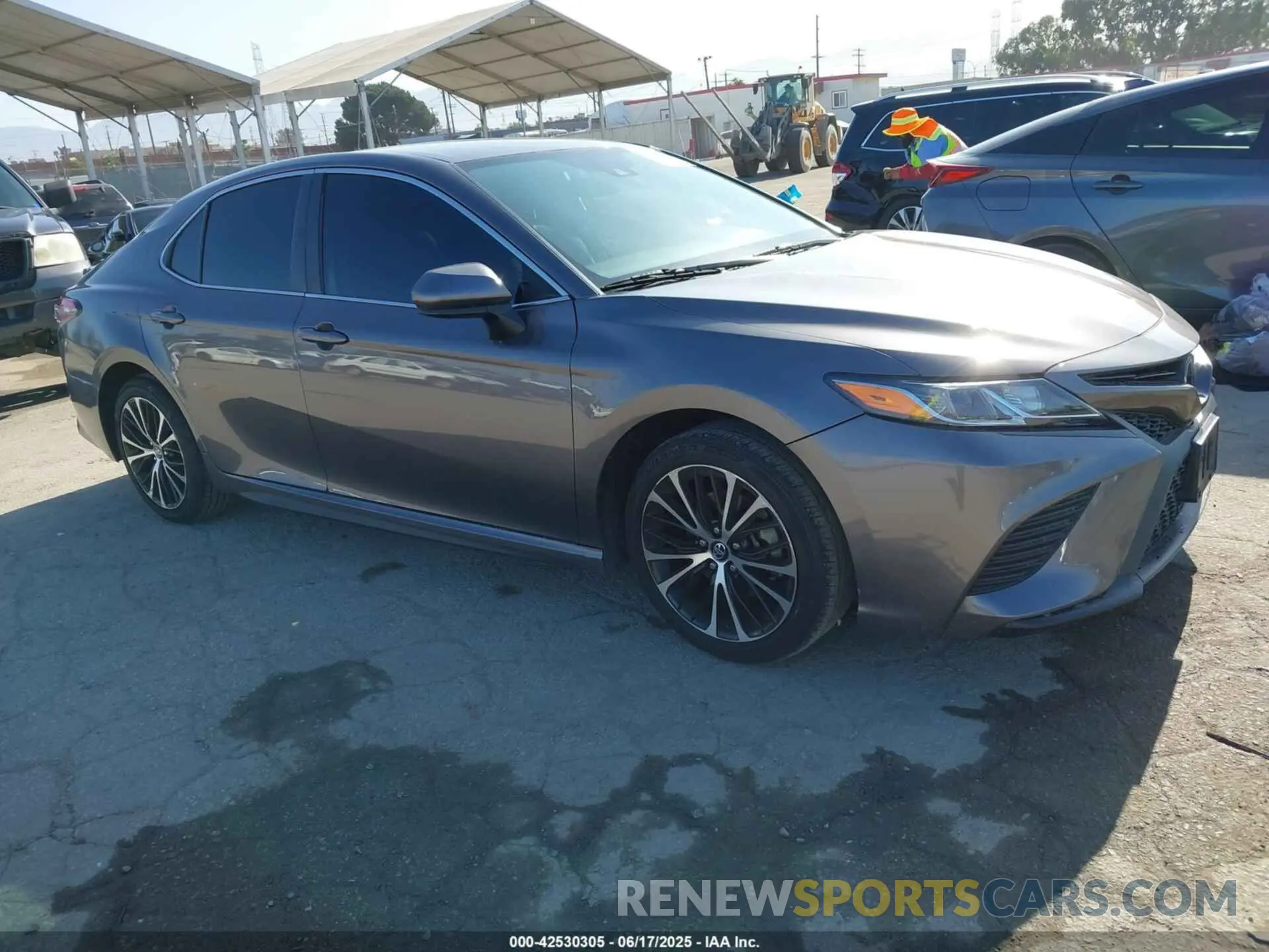 1 Photograph of a damaged car 4T1B11HK0KU687618 TOYOTA CAMRY 2019