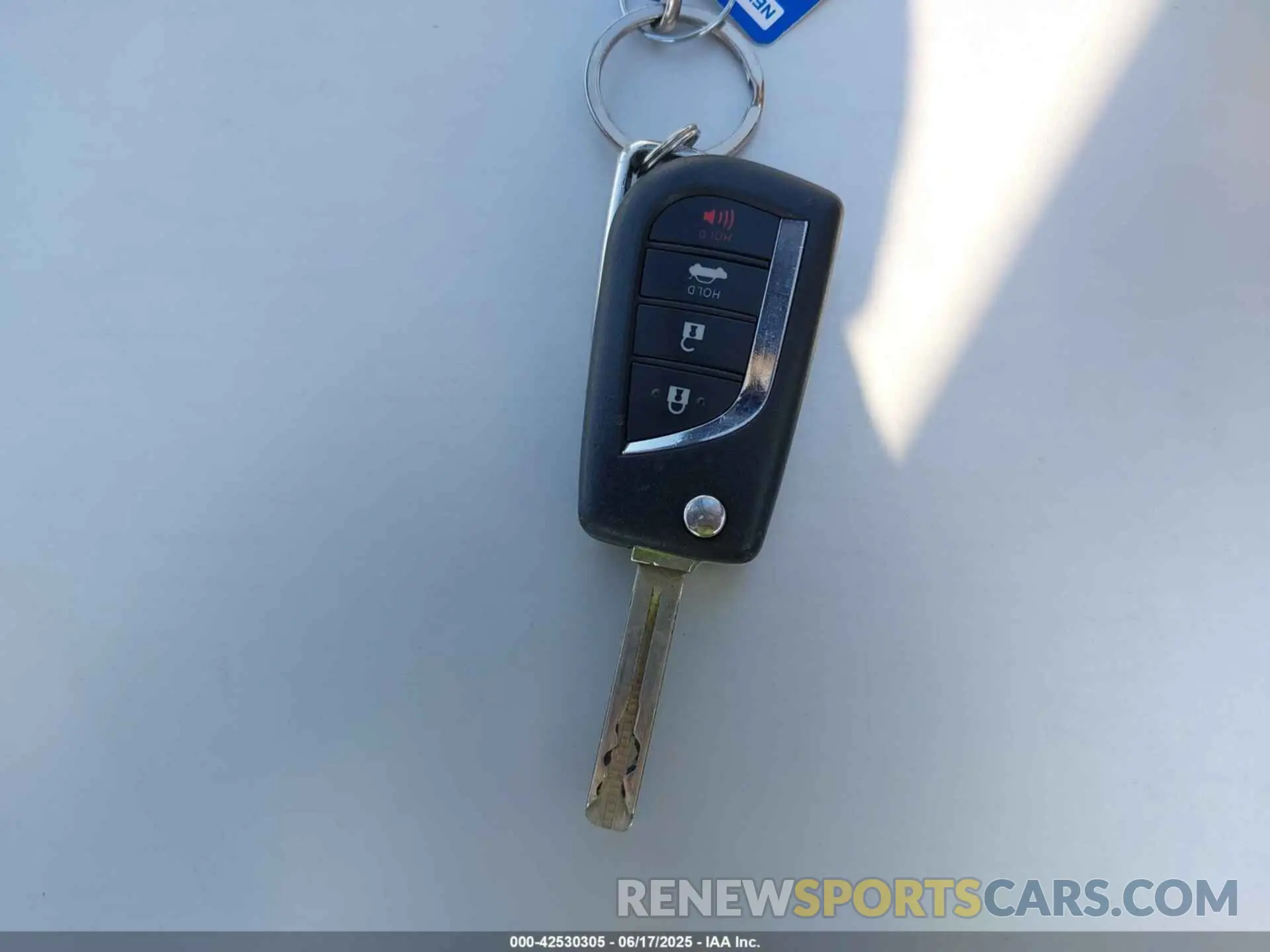 11 Photograph of a damaged car 4T1B11HK0KU687618 TOYOTA CAMRY 2019