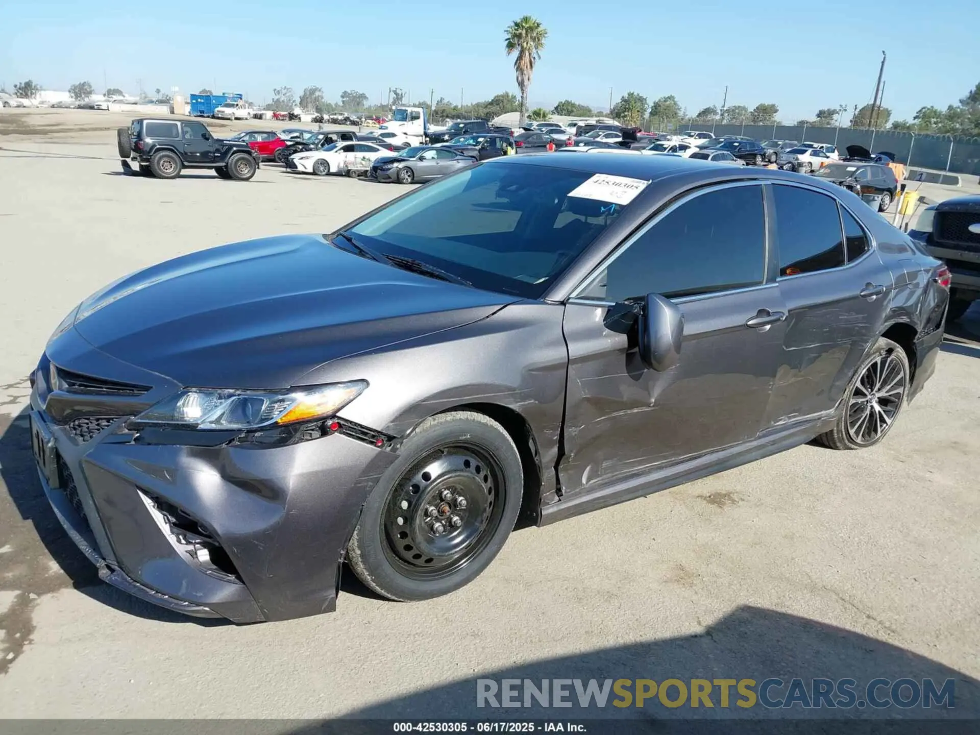 14 Photograph of a damaged car 4T1B11HK0KU687618 TOYOTA CAMRY 2019