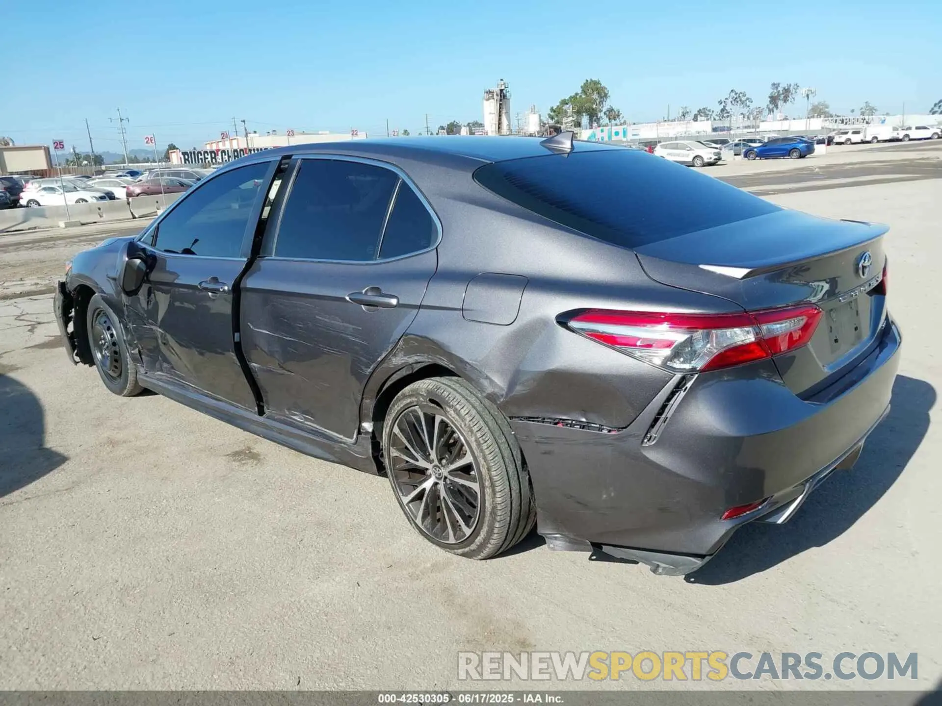 3 Photograph of a damaged car 4T1B11HK0KU687618 TOYOTA CAMRY 2019